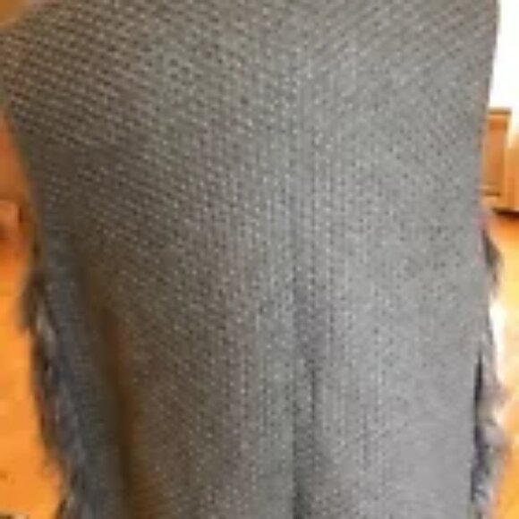 Faux fur grey vest - Picture 7 of 9